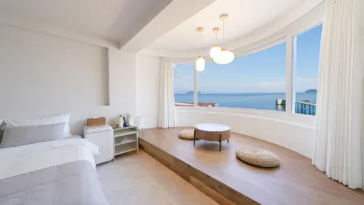 Stay Saeroc Hotels near Hakdong Mongdol Beach