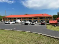 Country Hearth Inn & Suites Cartersville - parking