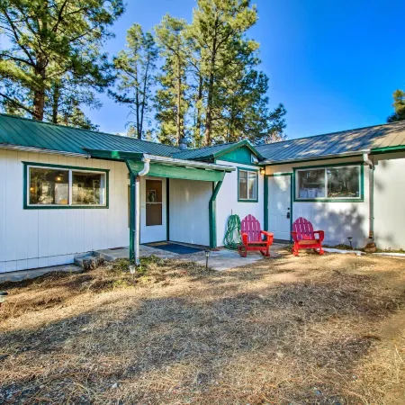 Near Fool Hollow Lake and Trails Family Cabin