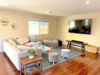 Casa Familia - 4-br modern family home w/saltwater pool & spa Hotels in Concord