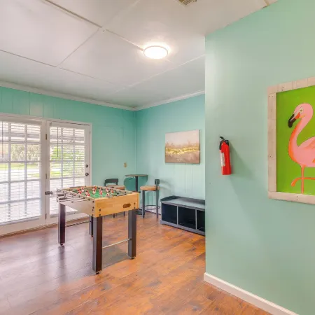 Foosball Games & Al Fresco Dining: Pensacola Home!