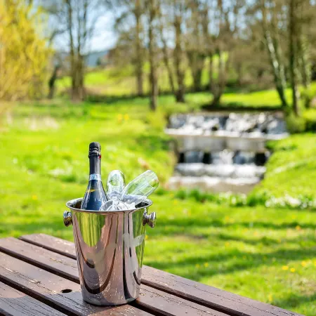 Lodge in Thirsk with Spa & Scenic Countryside