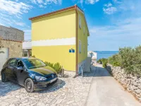 Apartments Lilly - Two Bedroom Apartment with Sea View and Terrace - Wifi