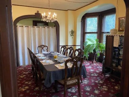 The Vine Bed & Breakfast, LLC Отели в г. Monroe County