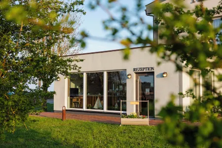 Hotel Nautilus Отели в г. Путбус