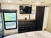 Cozy and serene RV in Broken Bow.  Pet friendly, WiFi, 2 bedroom, fireplace.