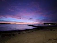 Superb renovated T2 air conditioning close to shops and beaches