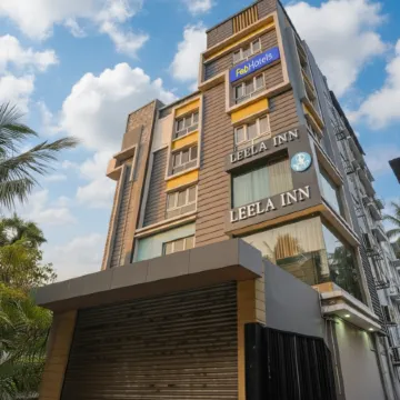 FabHotel Leela Inn - Nr Park Circus 7 Point Отели рядом с достопримечательностью «Храм Бирла»