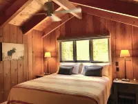 Timber-frame Beach Chalet on Lake Superior between Lutsen and Grand Marais