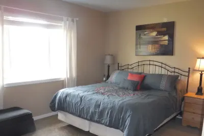 Family Friendly Running Y Townhouse near Klamath Falls and Crater Lake Hotels near Skillet Handle Trailhead