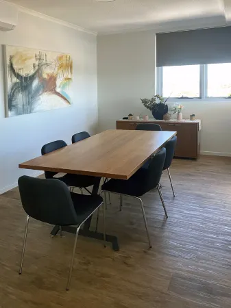 Curtis Central Apartments Official Отели рядом с достопримечательностью «Heron Island Ferry Terminal»