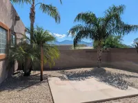 Casa Bella-Luxury Home on Corner Lot, Bring Your Fur Baby.