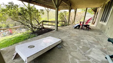 Fox Crossing - Mountain Views, Game Room & Pet-Friendly Cabin