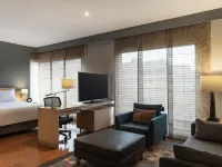 DoubleTree by Hilton Bogotá - Calle 100 Hotels near AR Convention Center