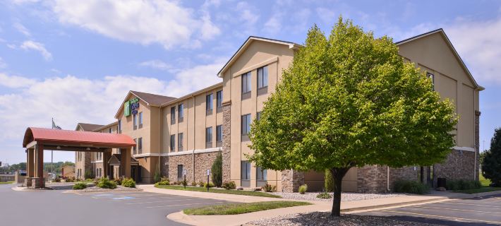 Holiday Inn Express & Suites TOPEKA WEST I-70 WANAMAKER by IHG Hoteles en Topeka