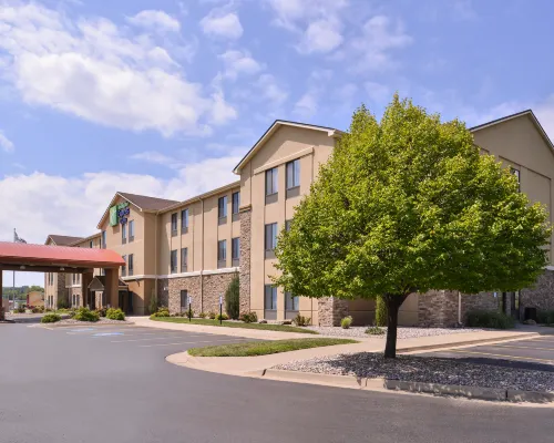 Holiday Inn Express & Suites TOPEKA WEST I-70 WANAMAKER by IHG Hotels in Topeka