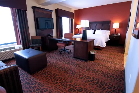 Hampton Inn & Suites Grand Forks Отели в г. Гранд Форкс