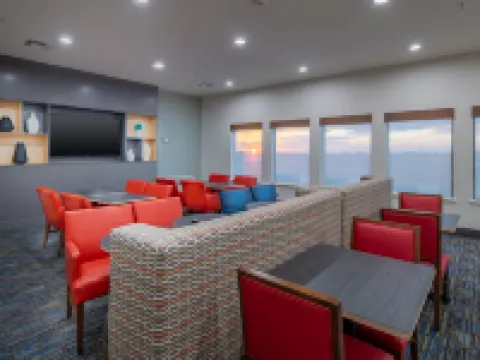 Holiday Inn Express & Suites N WACO AREA - WEST by IHG Hotels in West