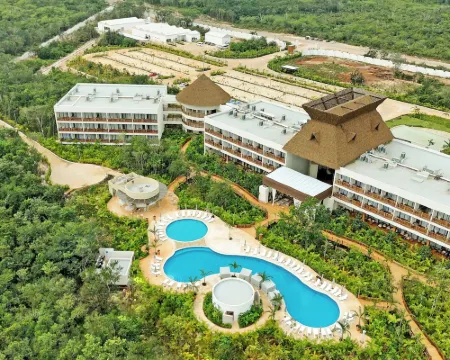 Hotel Mundo Maya Chichén Itzá Hotels in Tinum