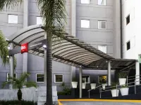 Ibis Guadalajara Expo โรงแรมใน