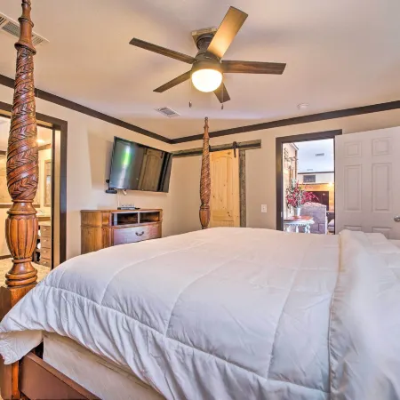 Pet-Friendly Home w/ Deck in Broken Bow!