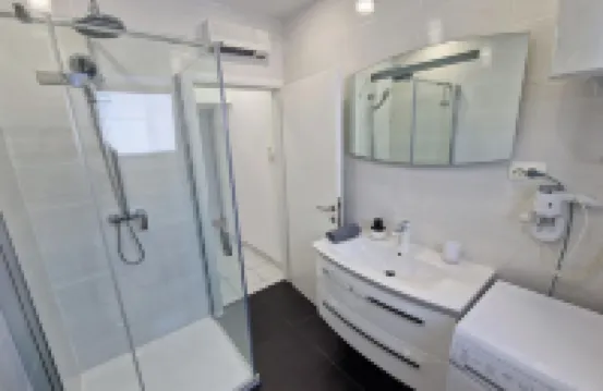 2 Bed Apartmani Sleeps 6 - Free Parking