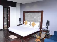 Hotel Solitaire Grand Hotels in Sirsa