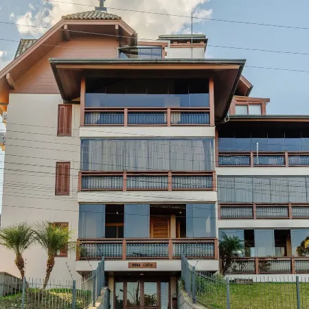 3 Bedroom Apartment with Mountain View Rlu0302