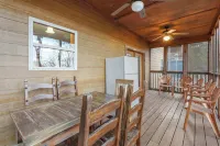 Kemper's Cabin by Silver Dollar City - Ideally Located