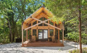 Cedar Creek - Glamping in the Ozarks!