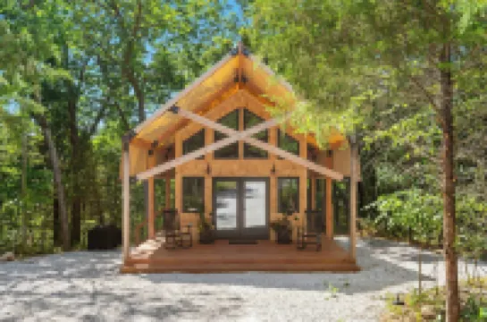 오자크에서의 시더 크릭 글램핑!