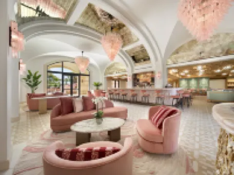 Palm House Hotel