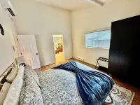 Modern Seattle Two Bedrooms, Two Bathrooms + Private Deck, Hot Tub Hotels in White Center