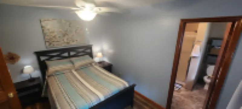 Sunset cottage complete w/large deck, fire pit and mins away from public beach