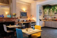 The Originals Boutique, Hôtel Normandie, Auxerre - servizio colazione