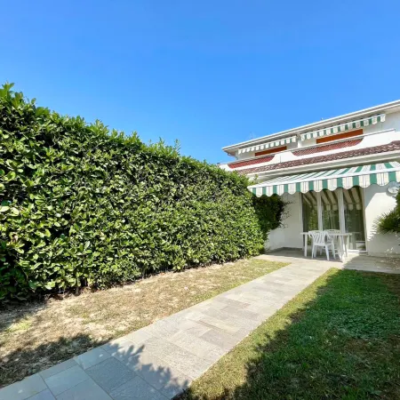 Terraced House with Private Garden