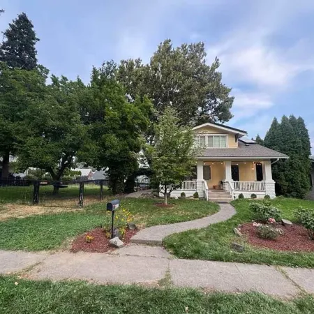Historic Yakima Home 4BR Office Backyard Oasis
