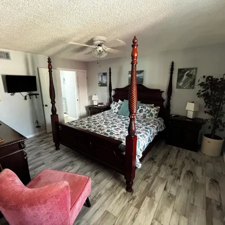 Surfside Suites