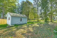 Walk to Main Street! Updated Norwich Home - Homestays