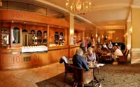 Cairn Hotel - bar