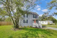 Beach Days & Dtwn Charm! Cape Charles Cottage - Wifi