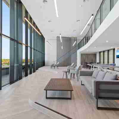 Stunning 1-bed With City Views and Amenities Others