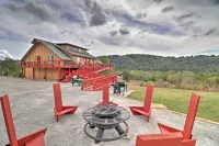 Updated Mtn View Studio w/ Loft - Near River! - Homestays