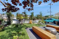 'Bamboo Hideaway' in Cardiff w/ Outdoor Space - Homestays