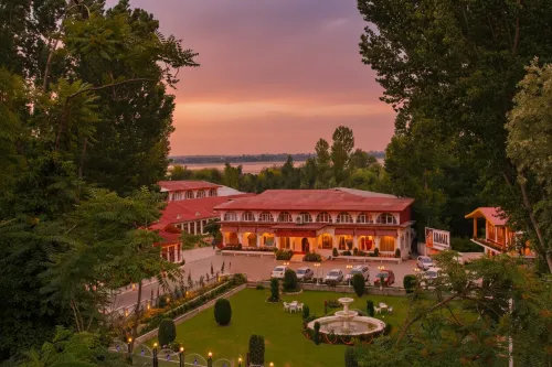 Jamal Resorts Hotels in Nishat