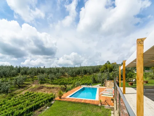 Farmhouse in Vinci with Pool and Tuscan Views