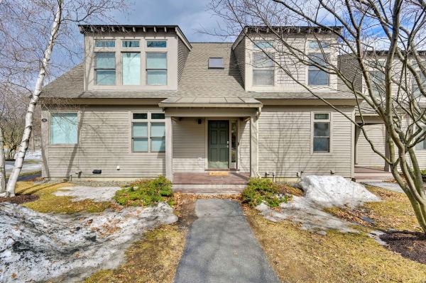 Bright Condo w/ Community Perks: Near Ski Quechee!