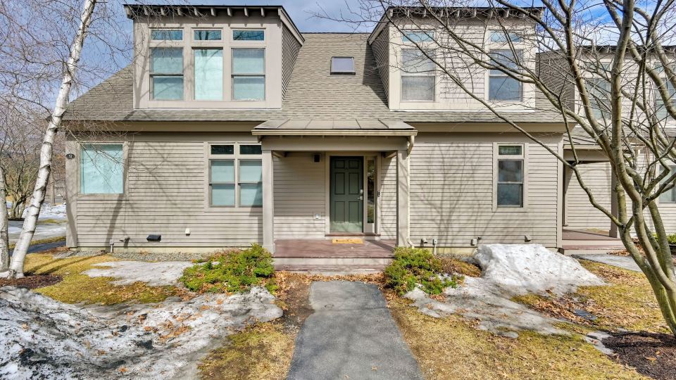 Bright Condo w/ Community Perks: Near Ski Quechee!