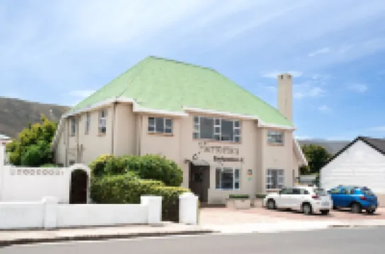 Hermanus Backpackers & Budget Accommodation