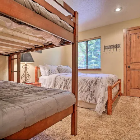 Ski-in/Ski-Out Brian Head Condo w/ Hot Tub Access!